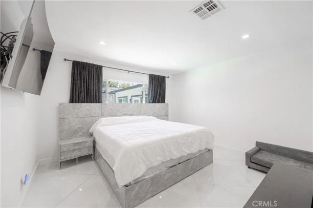 12521 Stagg Street, North Hollywood, CA 91605