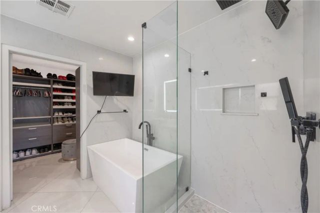 12521 Stagg Street, North Hollywood, CA 91605