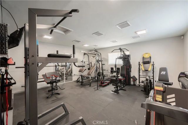 12521 Stagg Street, North Hollywood, CA 91605