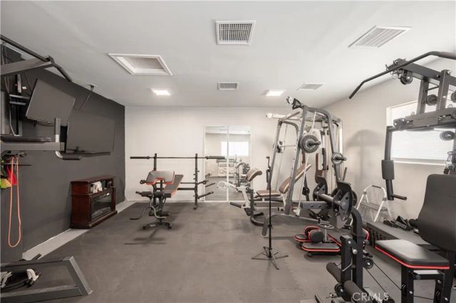 12521 Stagg Street, North Hollywood, CA 91605