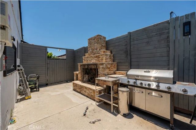 12521 Stagg Street, North Hollywood, CA 91605