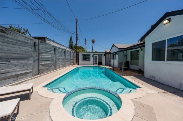 12521 Stagg Street, North Hollywood, CA 91605