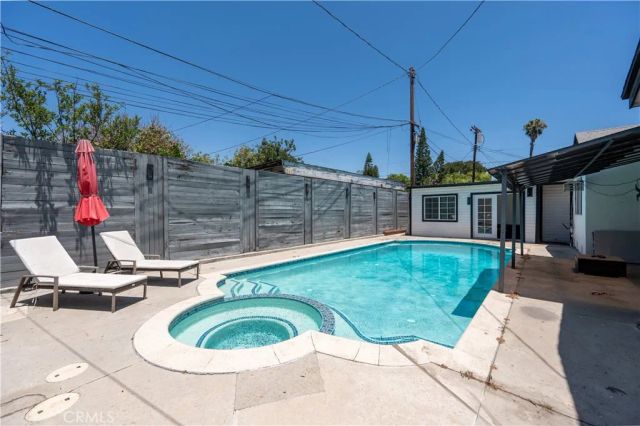 12521 Stagg Street, North Hollywood, CA 91605