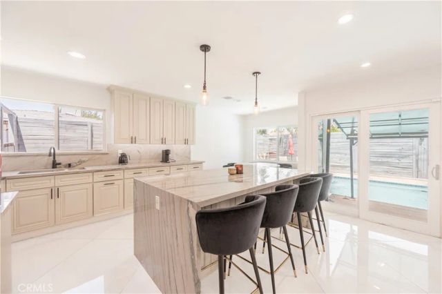 12521 Stagg Street, North Hollywood, CA 91605