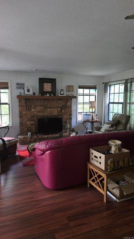 504 W glazy peau, Hot Springs, AR 71909