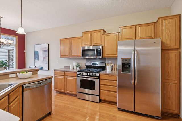 589 Crane Creek Lane, Eagan, MN 55121