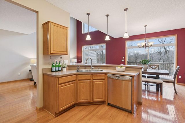 589 Crane Creek Lane, Eagan, MN 55121