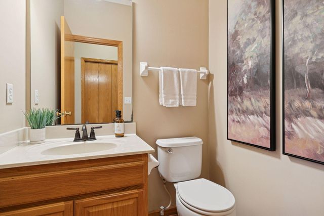 589 Crane Creek Lane, Eagan, MN 55121