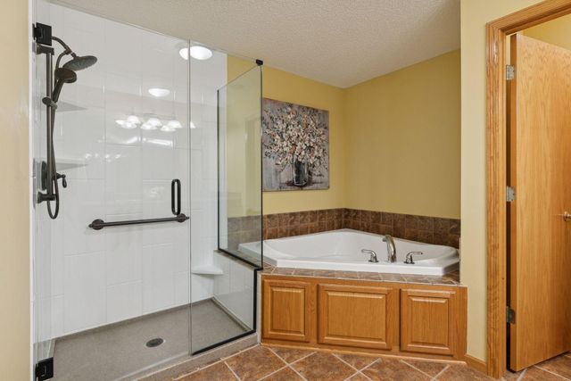 589 Crane Creek Lane, Eagan, MN 55121