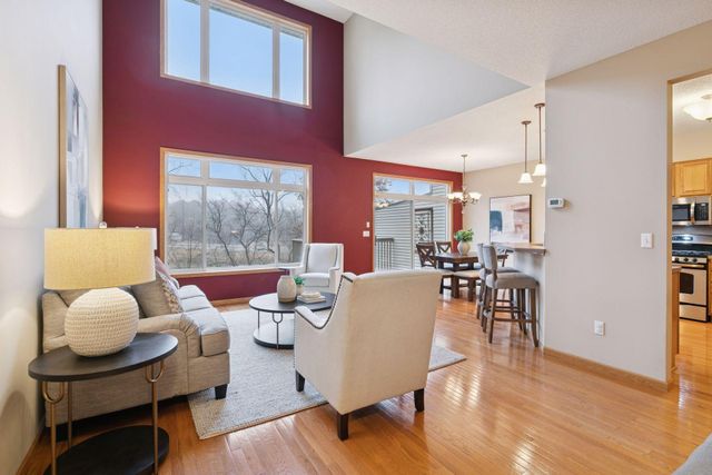 589 Crane Creek Lane, Eagan, MN 55121