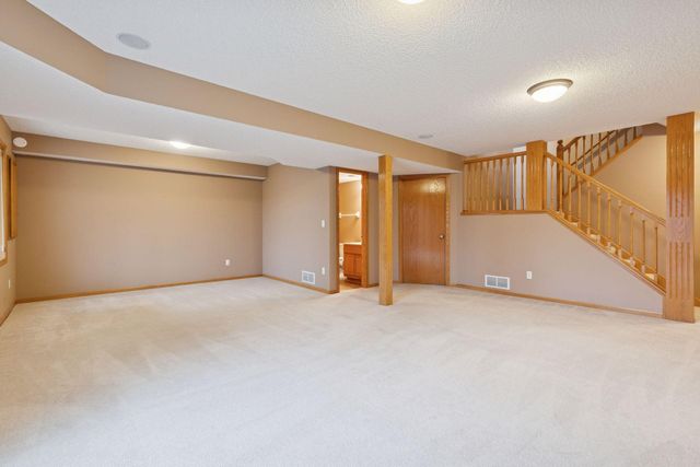 589 Crane Creek Lane, Eagan, MN 55121