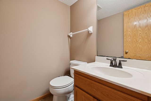 589 Crane Creek Lane, Eagan, MN 55121