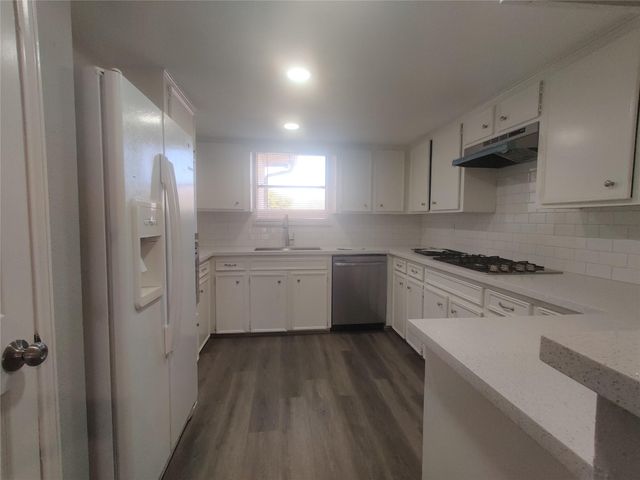 9462 Fuqua Street, Houston, TX 77075