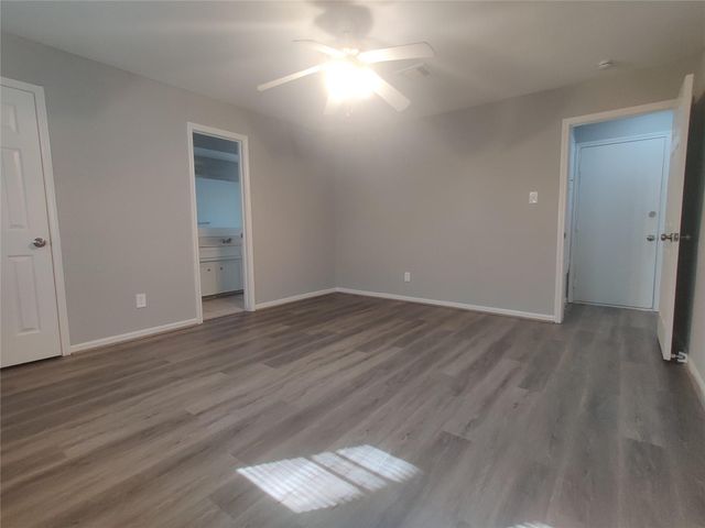 9462 Fuqua Street, Houston, TX 77075