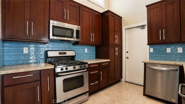 14 Alba W W, Irvine, CA 92620