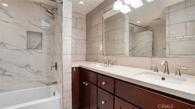 14 Alba W W, Irvine, CA 92620