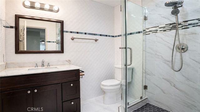 14 Alba W W, Irvine, CA 92620