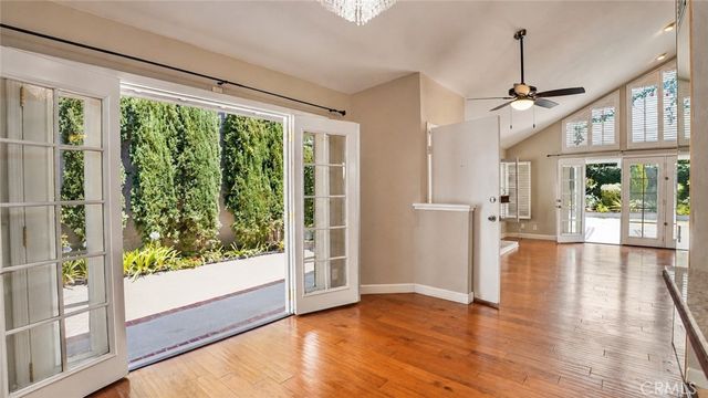 14 Alba W W, Irvine, CA 92620