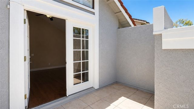14 Alba W W, Irvine, CA 92620