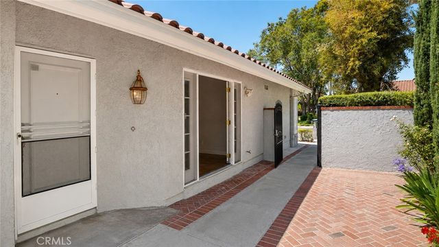 14 Alba W W, Irvine, CA 92620
