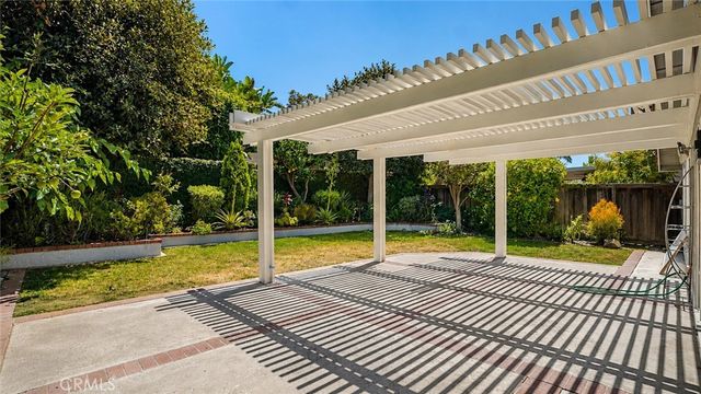 14 Alba W W, Irvine, CA 92620