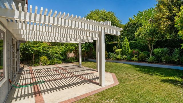 14 Alba W W, Irvine, CA 92620