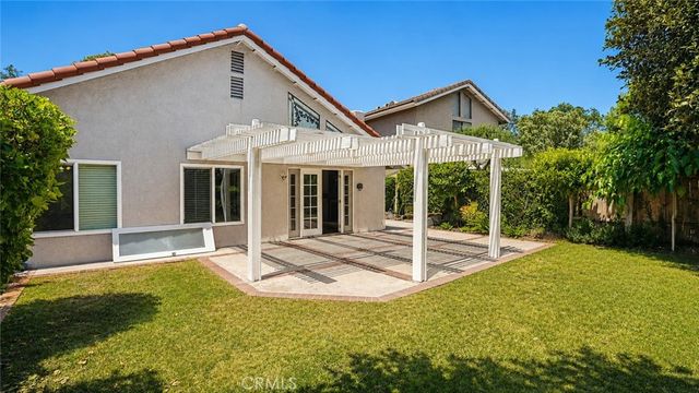 14 Alba W W, Irvine, CA 92620