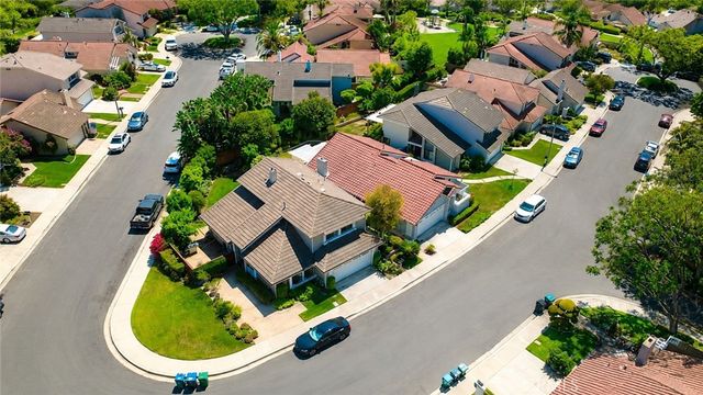 14 Alba W W, Irvine, CA 92620