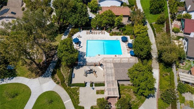 14 Alba W W, Irvine, CA 92620
