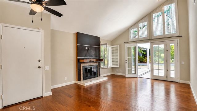14 Alba W W, Irvine, CA 92620