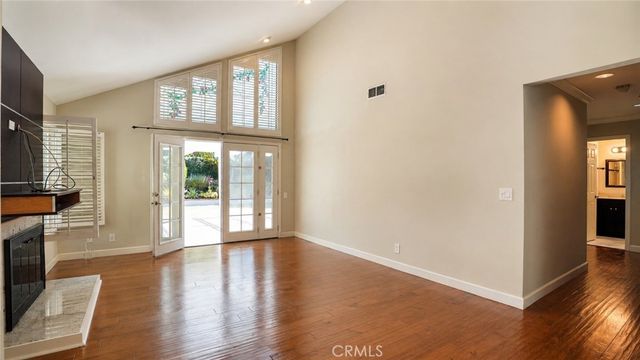 14 Alba W W, Irvine, CA 92620