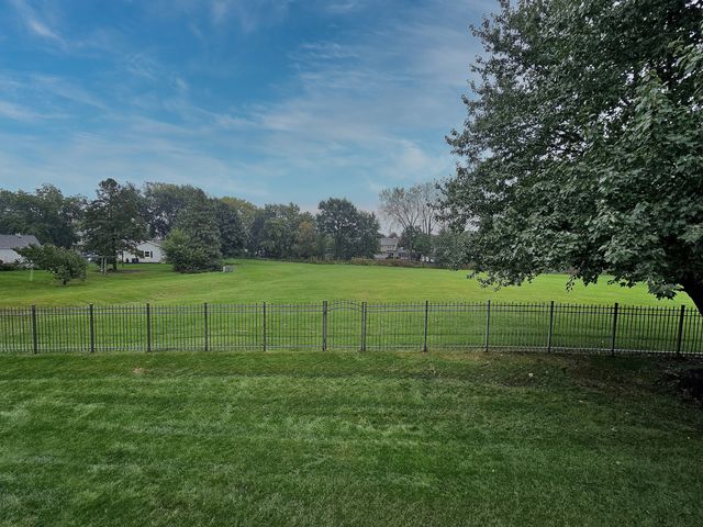 1944 Clyde Drive, Naperville, IL 60565