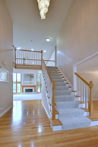 1944 Clyde Drive, Naperville, IL 60565
