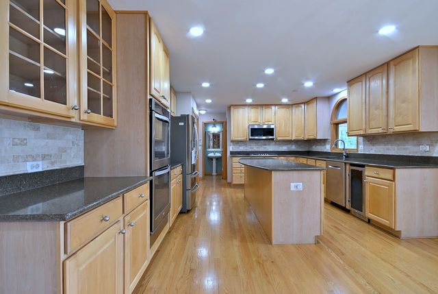1944 Clyde Drive, Naperville, IL 60565