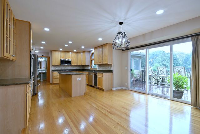 1944 Clyde Drive, Naperville, IL 60565