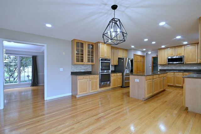 1944 Clyde Drive, Naperville, IL 60565