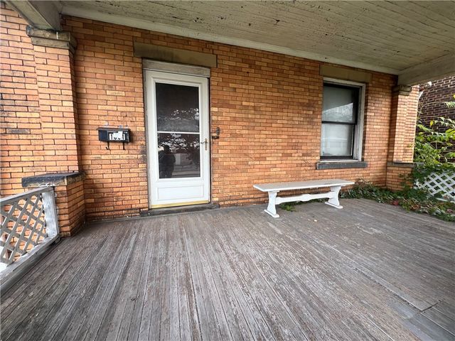 1031 E Washington St, New Castle, PA 16101