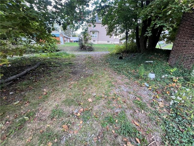 1031 E Washington St, New Castle, PA 16101