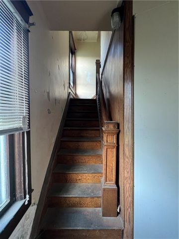 1031 E Washington St, New Castle, PA 16101