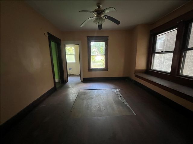 1031 E Washington St, New Castle, PA 16101