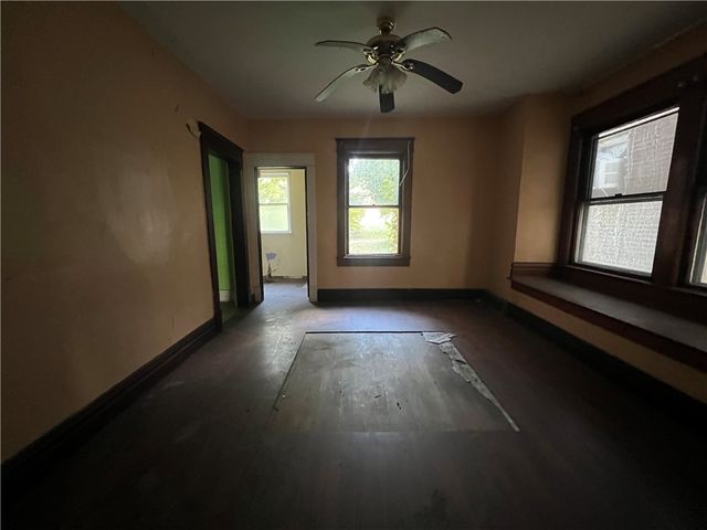 1031 E Washington St, New Castle, PA 16101