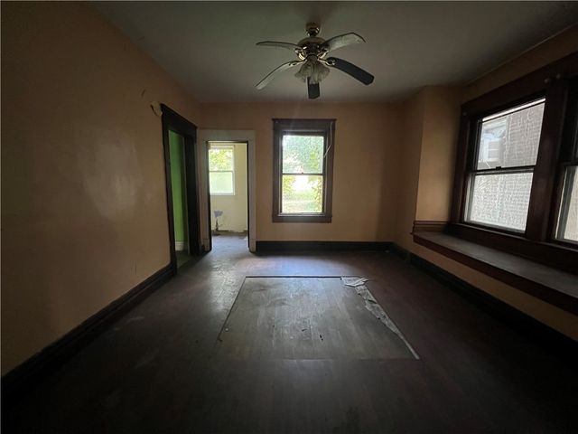 1031 E Washington St, New Castle, PA 16101