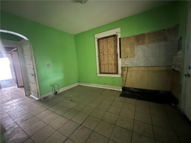 1031 E Washington St, New Castle, PA 16101