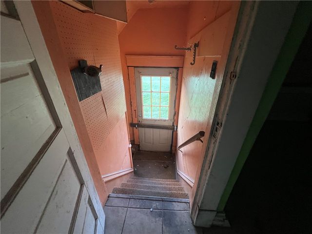 1031 E Washington St, New Castle, PA 16101