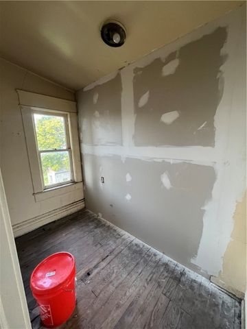 1031 E Washington St, New Castle, PA 16101