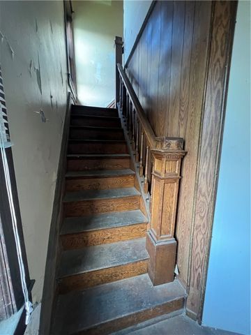 1031 E Washington St, New Castle, PA 16101