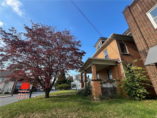 1031 E Washington St, New Castle, PA 16101