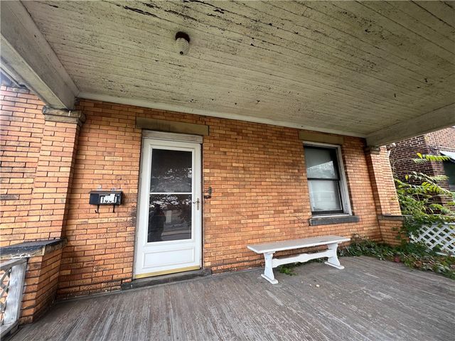 1031 E Washington St, New Castle, PA 16101