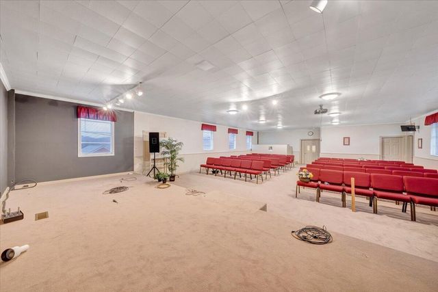 N 418 Beverly AVE, Covington, VA 24426