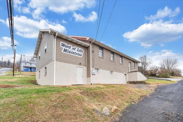 N 418 Beverly AVE, Covington, VA 24426